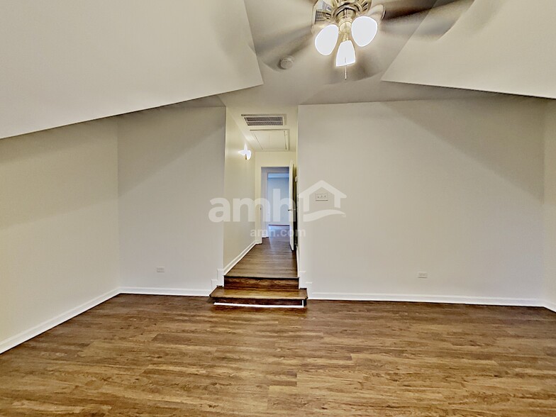 Building Photo - 2627 Mission Ridge Dr