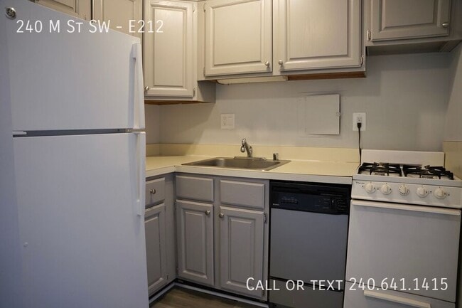 Building Photo - 240 M St SW