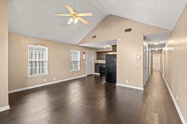Building Photo - 1576 Chariot Dr