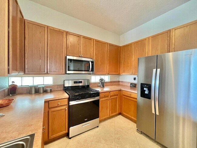 Building Photo - 137 Canterbury Pl