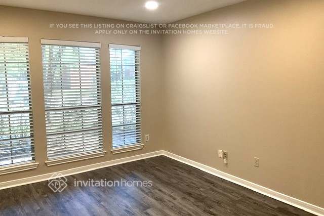 Building Photo - 2113 Pleasant Valley Dr
