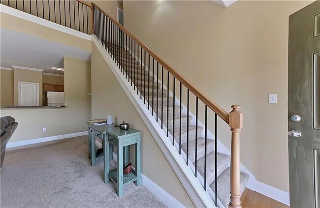 Building Photo - 5 Bedroom 3.5 Bathroom House in Douglasvil...