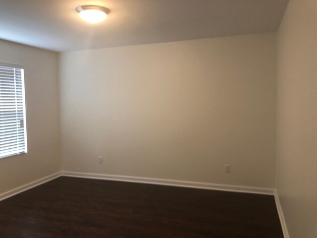 Building Photo - 218 Dogwood Cir