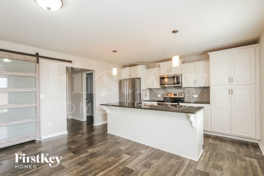 Building Photo - 167 Hidden Lakes Rd