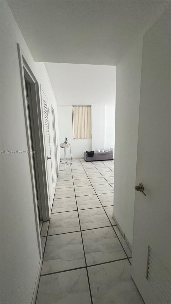 Building Photo - 5825 Collins Ave