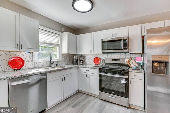 Building Photo - 6385 Lobelia Rd SW