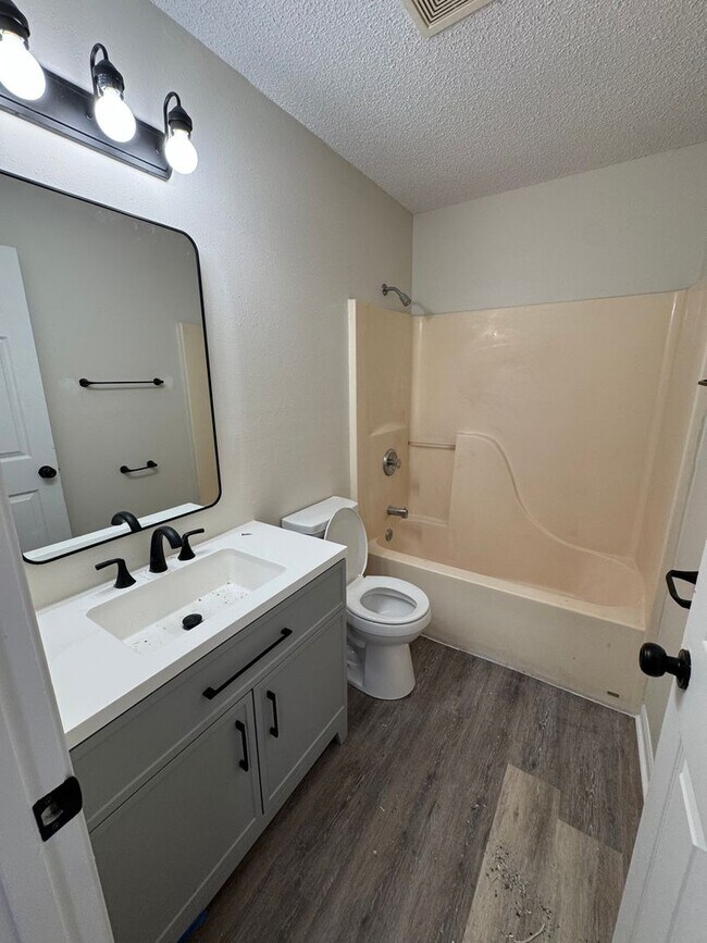 Building Photo - 1908-1910 Arlene Dr.