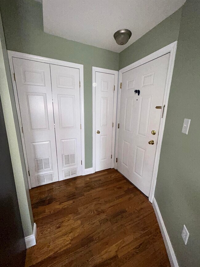 Building Photo - 227 Liberty Ave