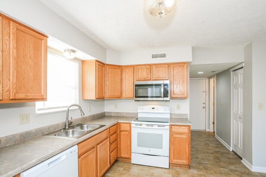 Building Photo - 11404 Seabiscuit Dr