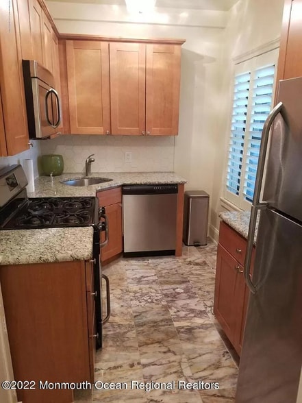 Building Photo - 1700 Webb St