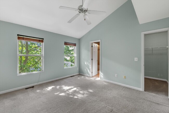 Building Photo - This move-in ready, professionally cleaned 3-bedroom, 3.5-bathroom townhouse in Reston Town Cente...