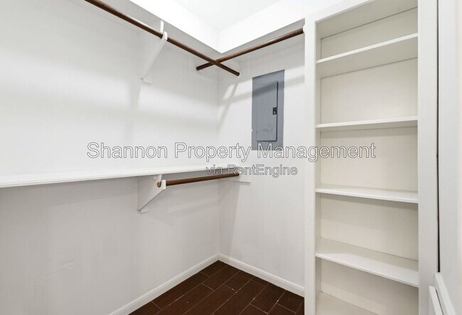 Building Photo - 6307 Jadecrest Dr