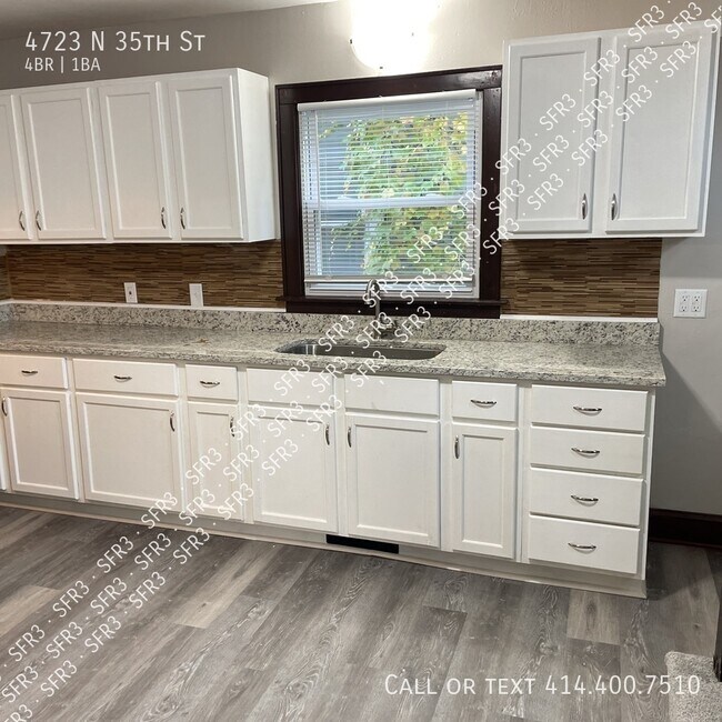 Building Photo - Must See! Updated 4 Bedroom Home in Milwau...