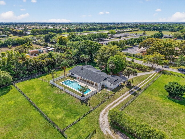 Building Photo - 10157 La Reina Rd