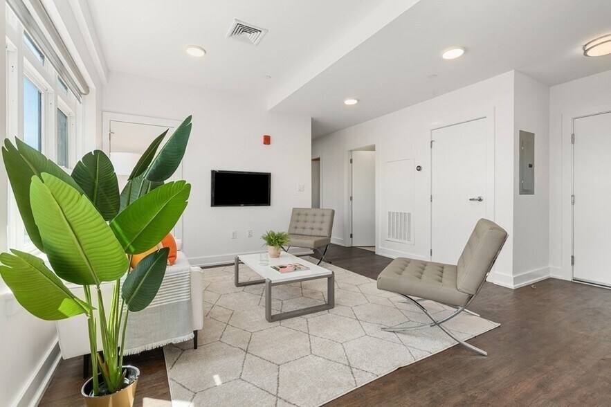 Building Photo - 24 Penniman Rd