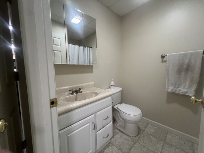 Building Photo - 1460 Bergamont St