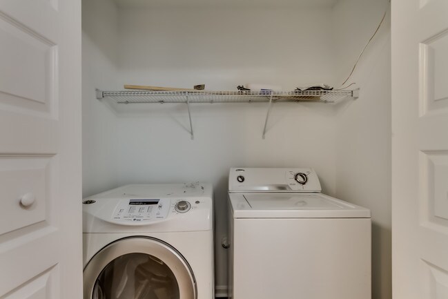 Building Photo - 1511 5th Ave