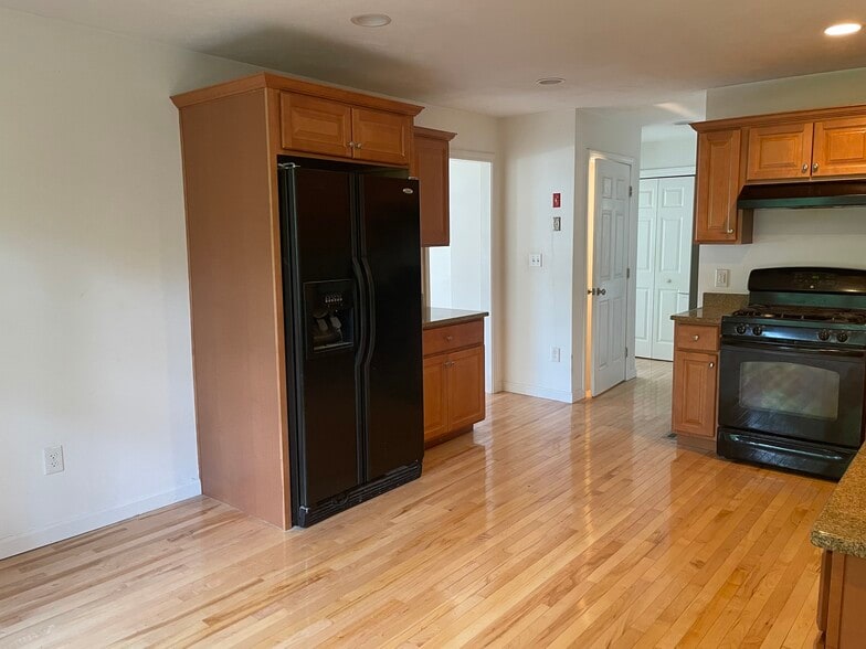kitchen - 19 School St