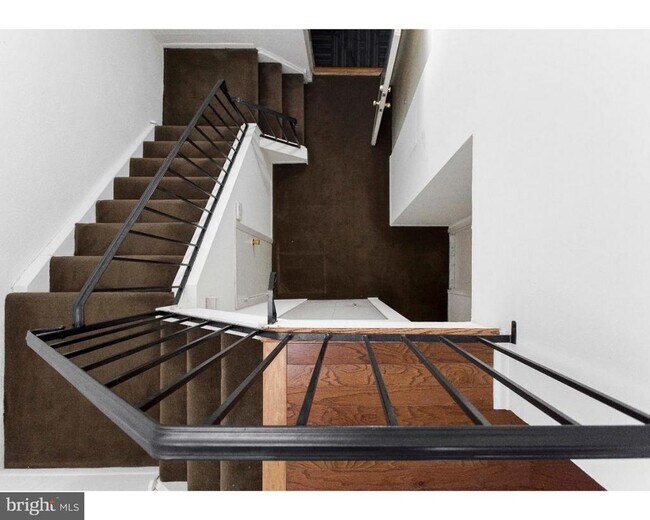 Building Photo - 2031 South St