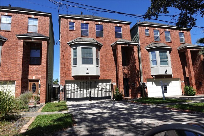 Building Photo - 1006 Temple St