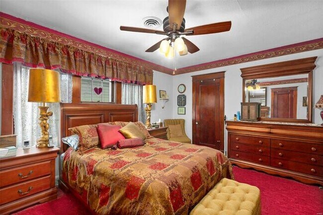 Building Photo - Fantastic 3bd/1.5ba home! Coming soon!