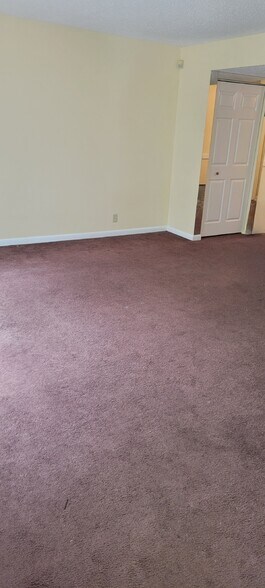 Building Photo - 5515 Country Dr