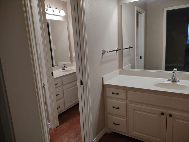 Building Photo - Prestigious 3/3/2 Home in Lubbock Cooper School District.