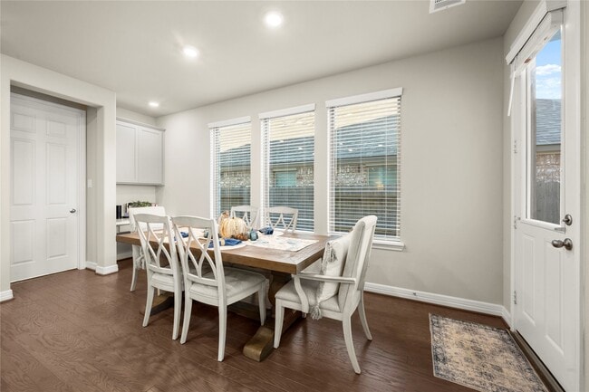 Building Photo - 17010 Bainham Forest Trl