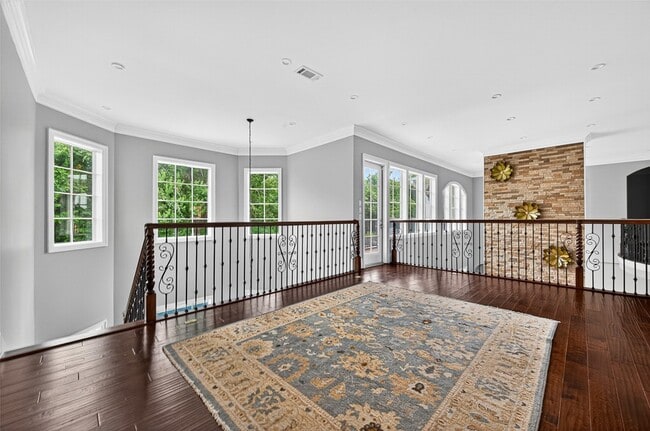 Building Photo - 3802 Louvre Ln