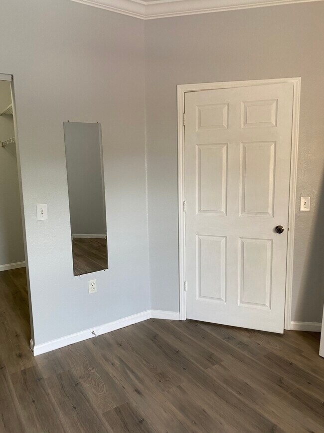 Building Photo - 2279 Portofino Pl