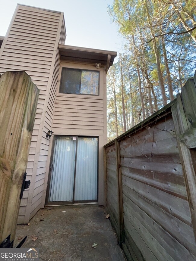 Building Photo - 6349 Holcomb Way