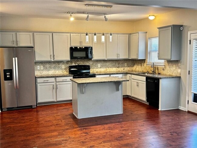 Building Photo - 2230 Village Trail Ct