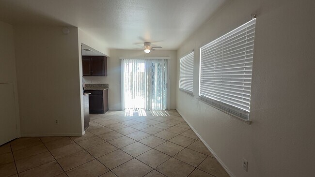Building Photo - 3 Bedrooms 2.5 Bath home in Hemet