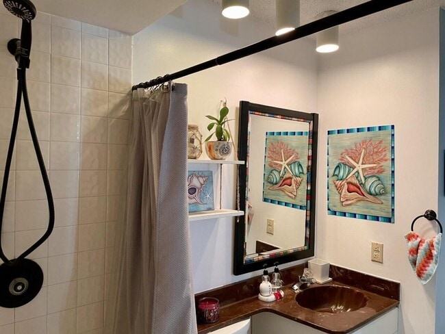 Building Photo - 1592 Springside Dr