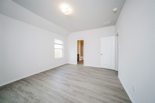 Building Photo - 415 Brushback Dr