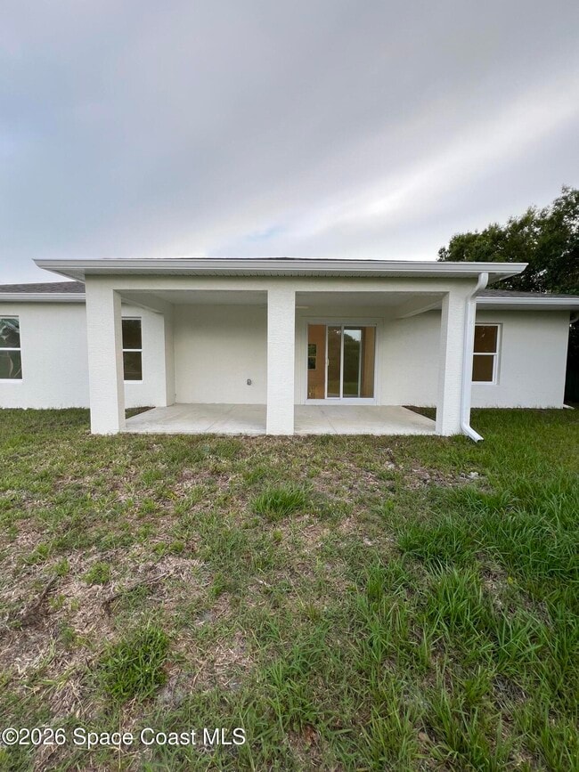 Building Photo - 1625 Waneta St SE
