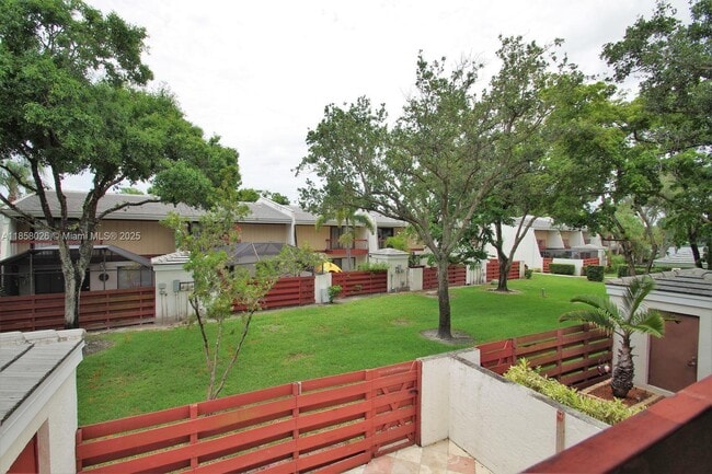 Building Photo - 3010 Willow Ln