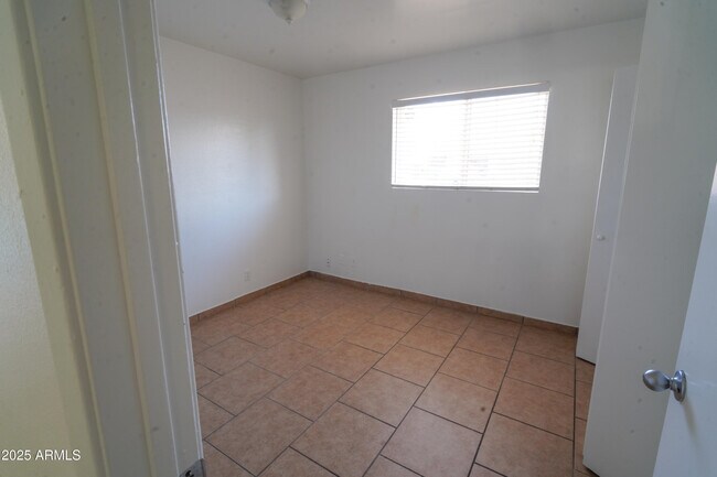Building Photo - 2461 W Gregory St