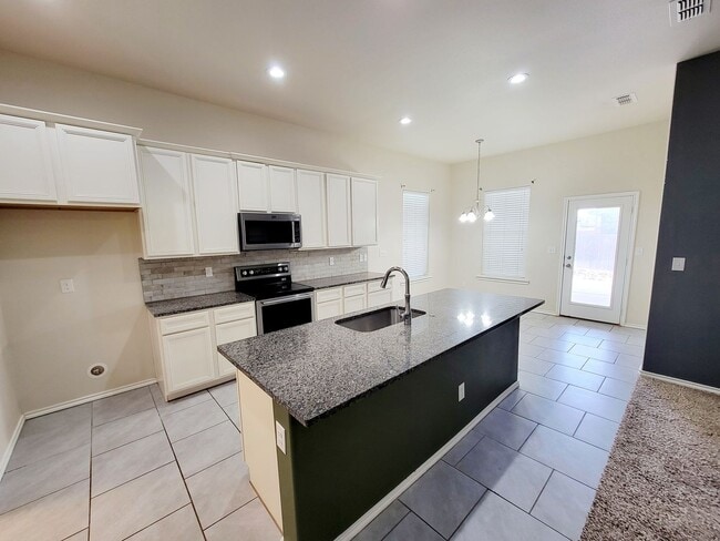 Building Photo - 3/2/2 in Bell Farms with Yard Maintenance Paid by Owner