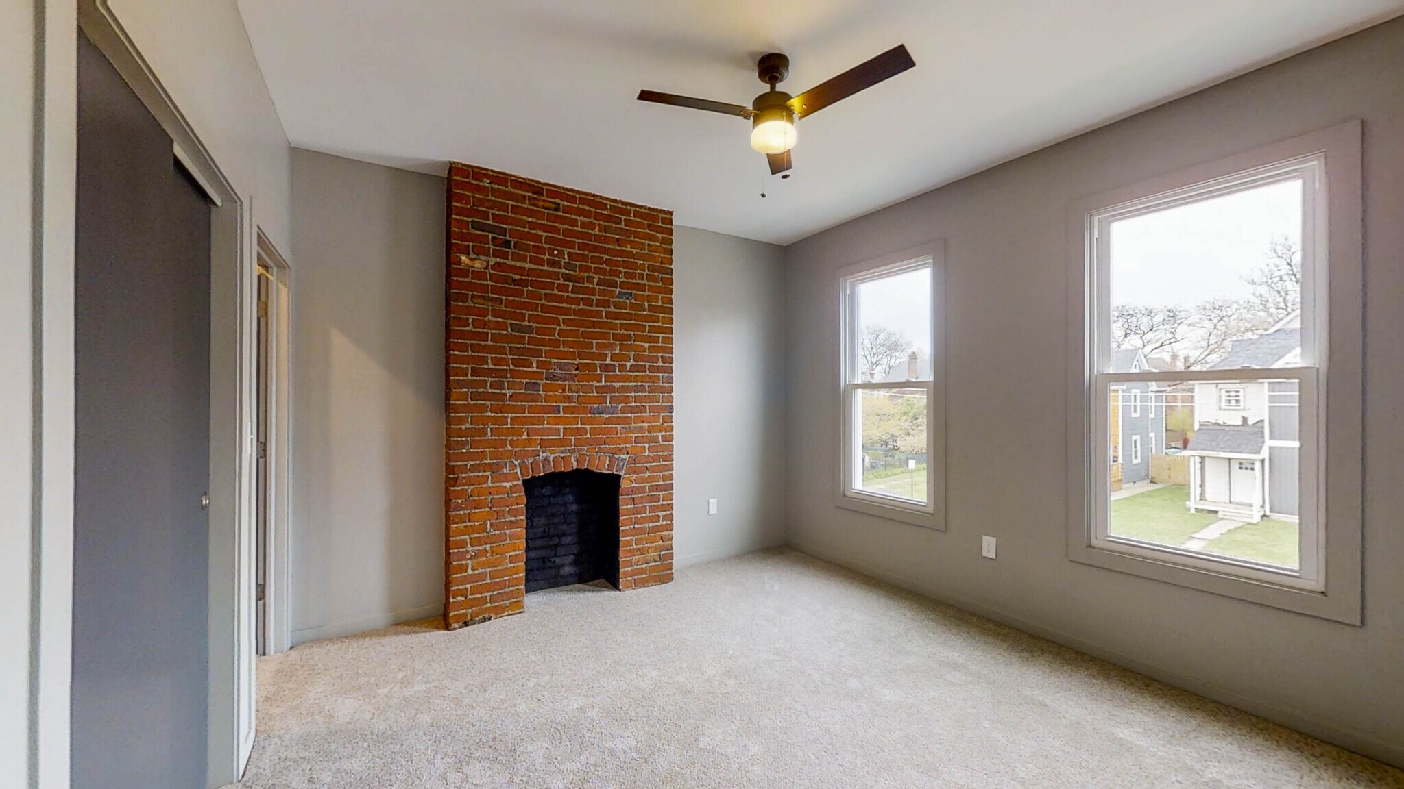 Building Photo - 1242 E Mound St