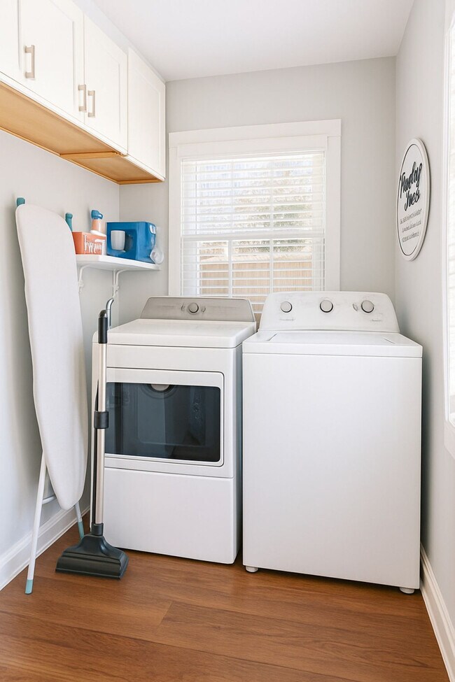 Building Photo - 445 Short Hills Dr