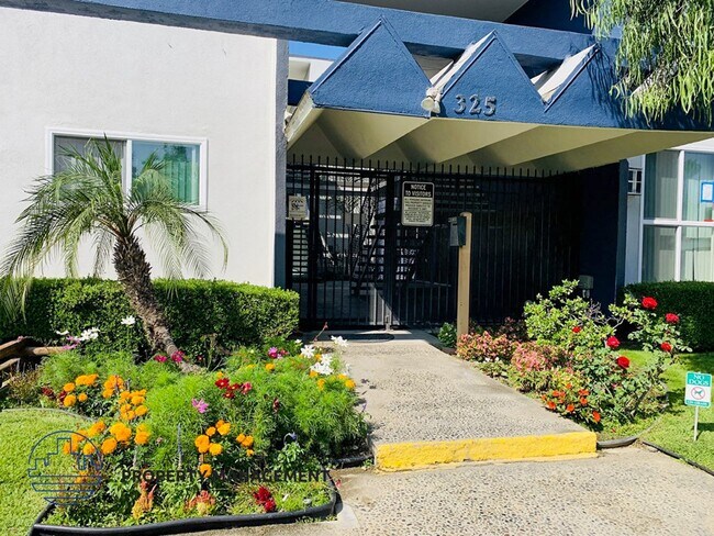 Building Photo - 325 S. Almansor