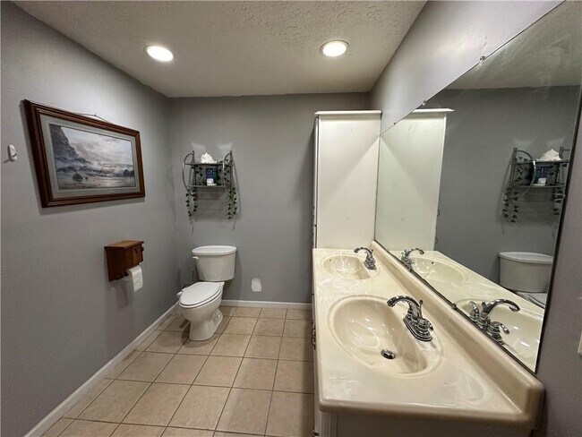 Building Photo - 7597 Rockbridge Rd SW