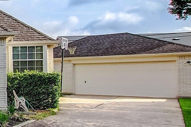 Building Photo - 2803 Norwood Hills Dr