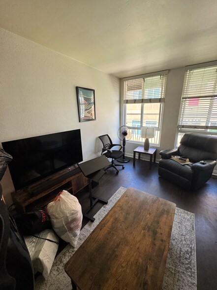 Building Photo - 5540 Lindo Paseo