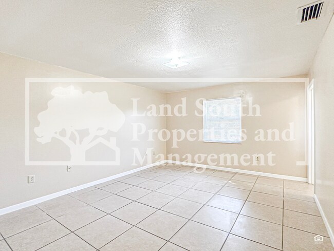 Building Photo - CRY2527