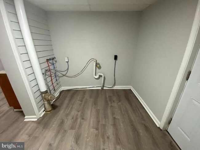 Building Photo - 110 N 4th St.