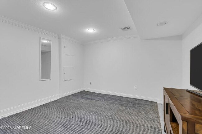 Building Photo - 455 W Lincoln Ave