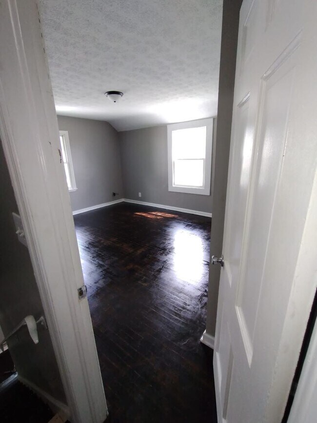 Building Photo - 51-53 Waverly - D&amp;S