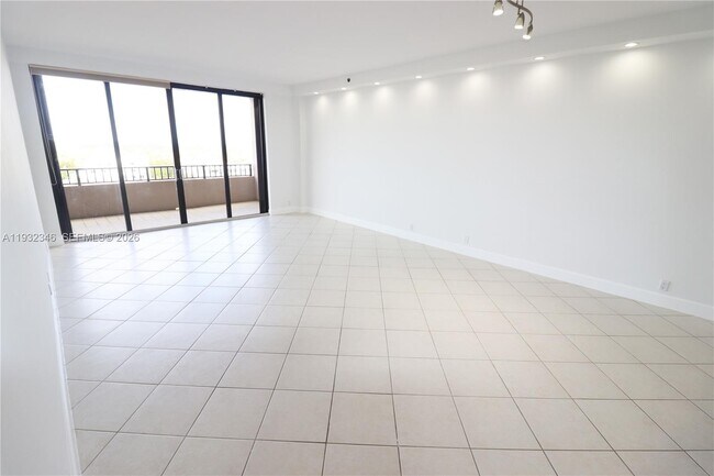 Building Photo - 151 Crandon Blvd